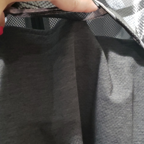 Under armour 2xl  storm water resistant jacket - Picture 8 of 8